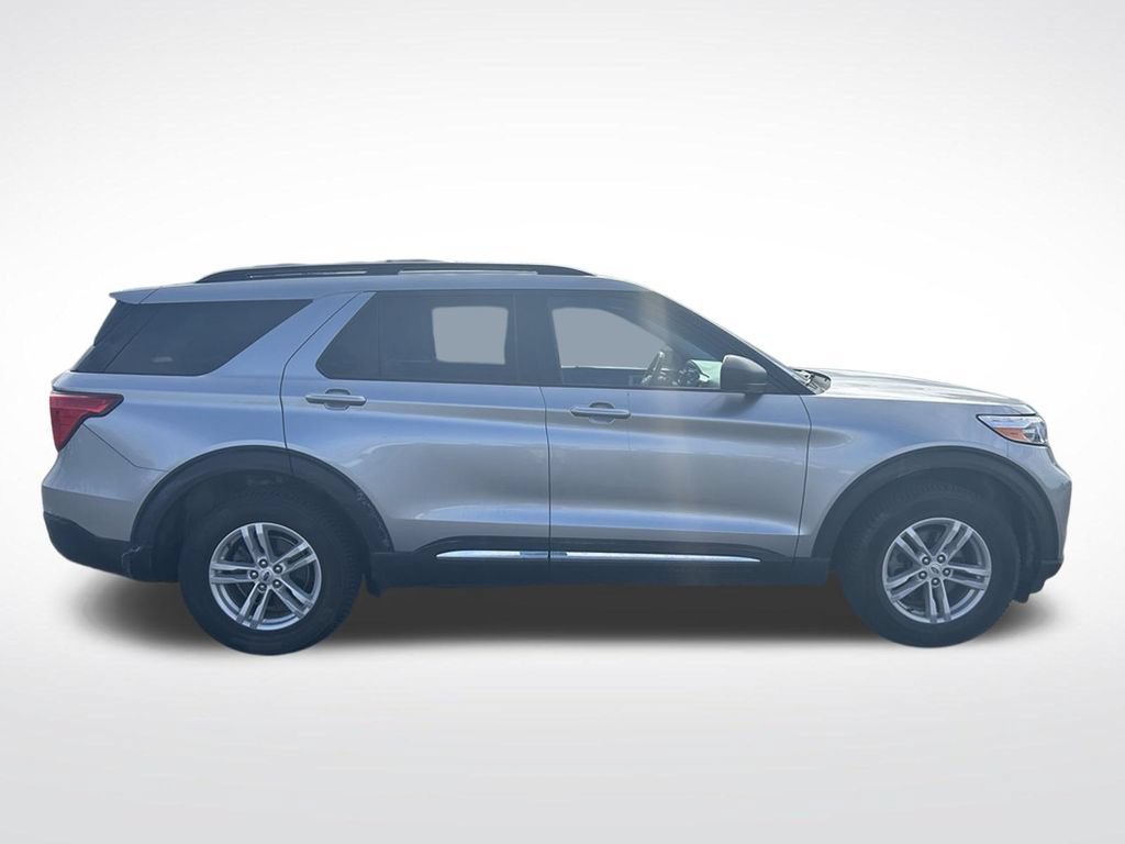 Used 2021 Ford Explorer XLT w/ Equipment Group 202A AWD/4WD image 6