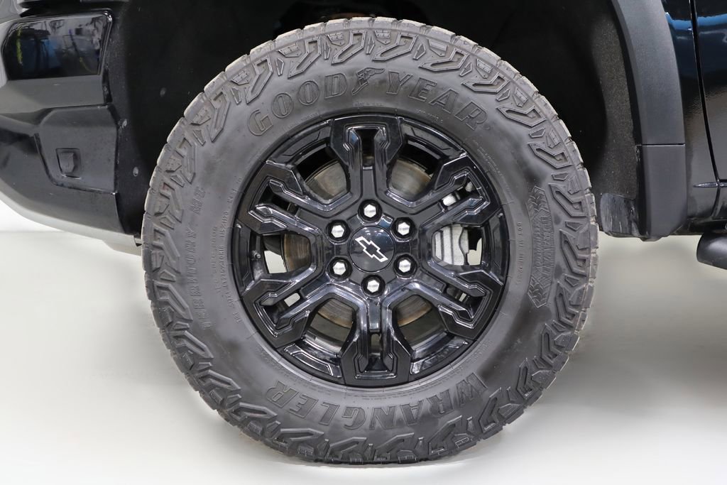 Used 2024 Chevrolet Silverado 1500 ZR2 w/ Technology Package AWD/4WD image 23
