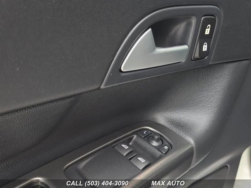 Used 2011 Volvo C30 T5 R-Design image 31