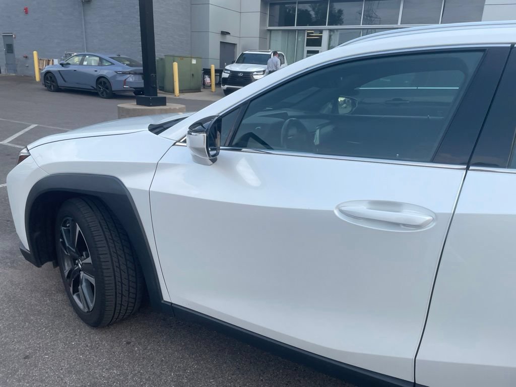 Used 2019 Lexus UX 250h w/ Premium Package AWD/4WD image 13