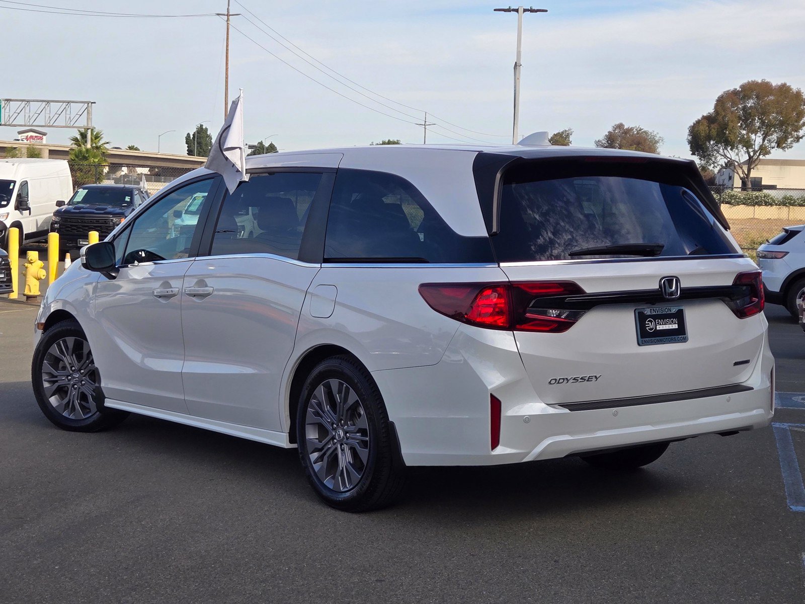 Used 2025 Honda Odyssey Touring image 5