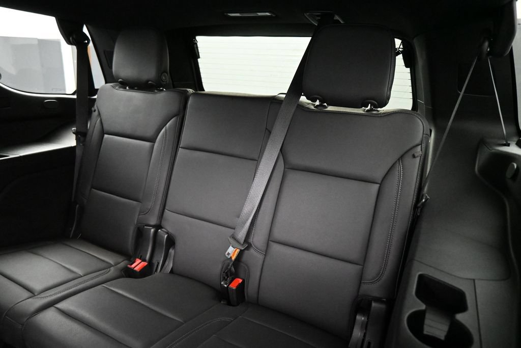 Used 2024 Chevrolet Tahoe Z71 w/ Luxury Package AWD/4WD image 21