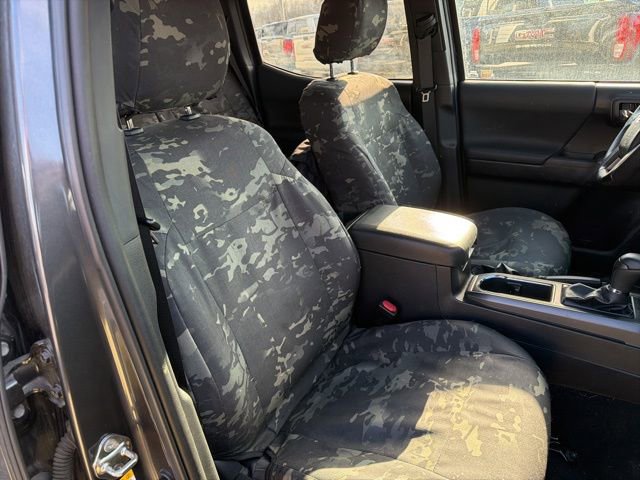 Used 2019 Toyota Tacoma TRD Off-Road w/ Technology Package image 11