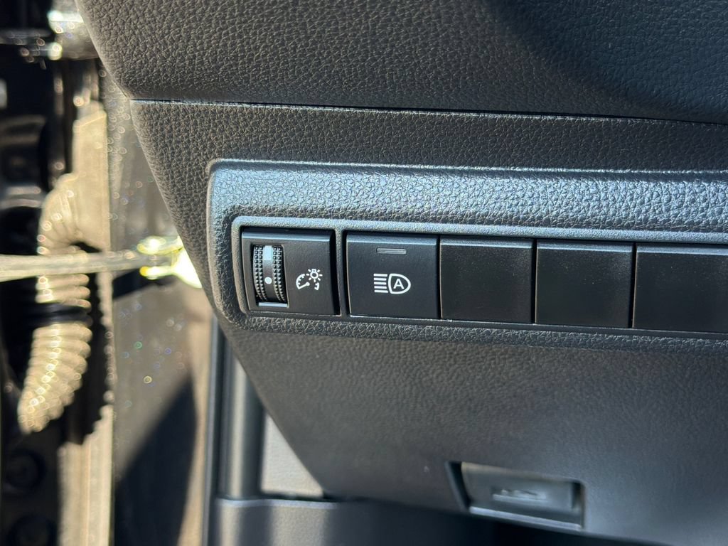 Used 2026 Toyota Corolla LE FWD image 22