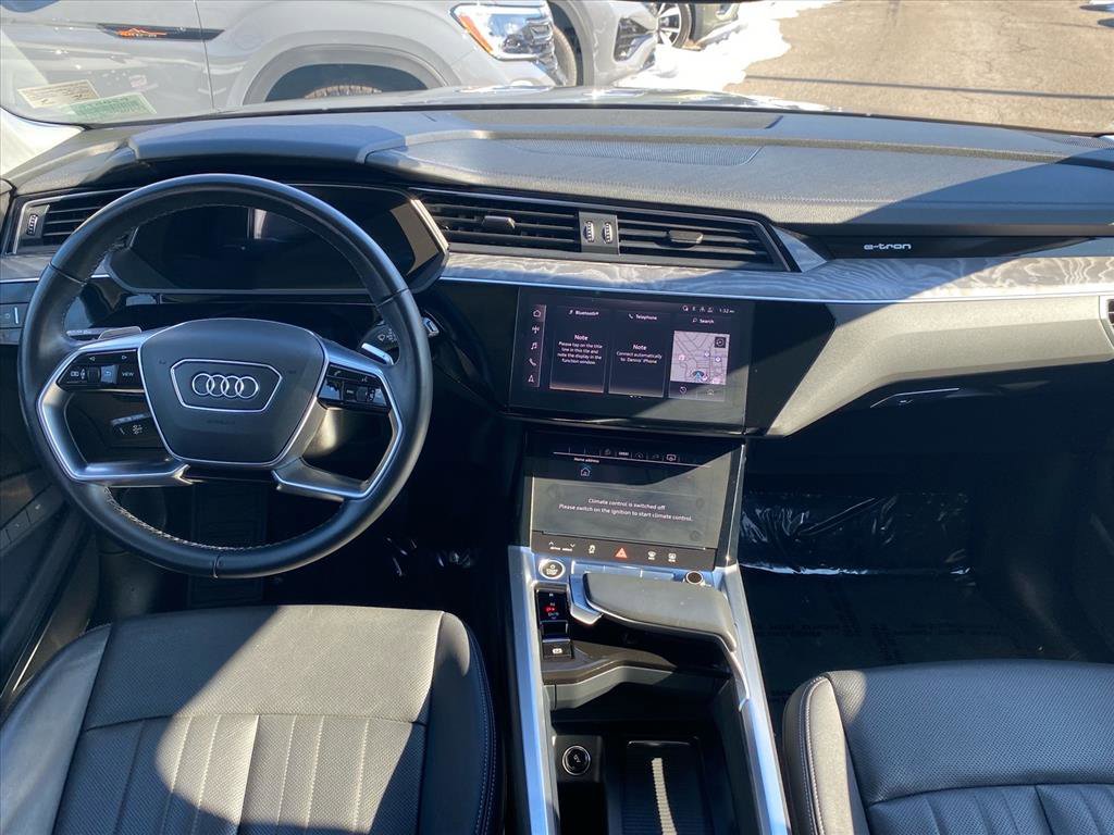 Used 2024 Audi Q8 e-tron Premium Plus w/ Premium Plus Package image 9