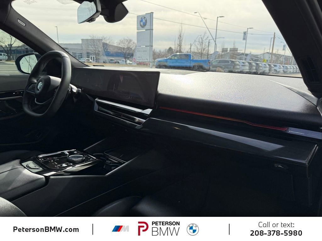 Used 2025 BMW 530i xDrive image 20