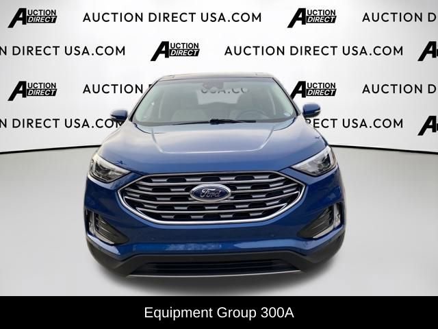 Used 2022 Ford Edge Titanium image 2