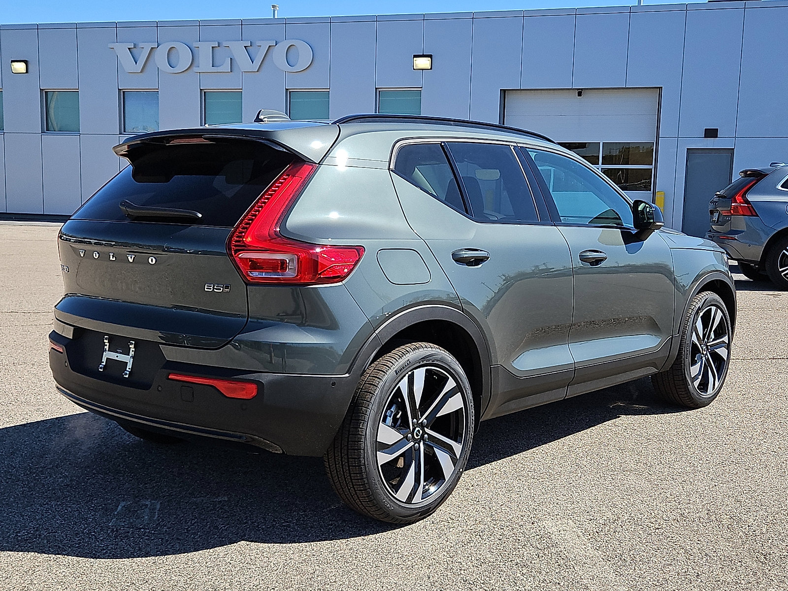 New 2026 Volvo XC40 B5 Ultra w/ Climate Package AWD/4WD image 6