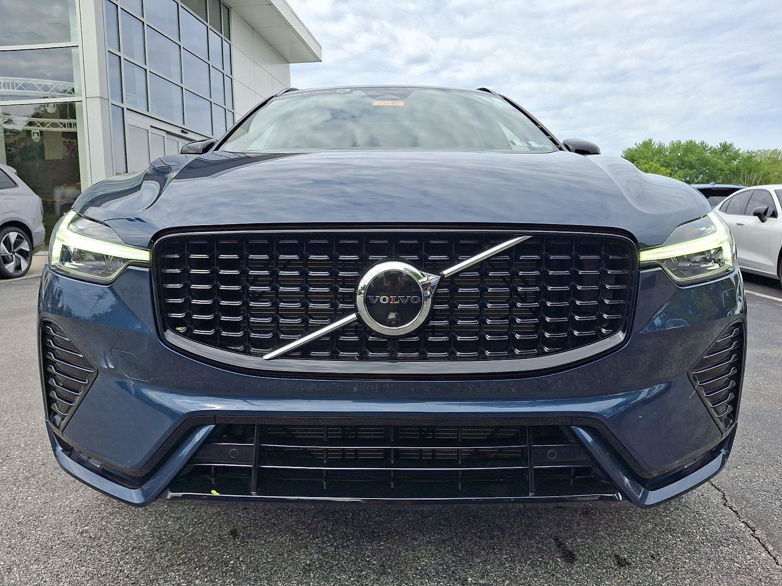 Certified 2023 Volvo XC60 B6 Ultimate w/ Climate Package AWD/4WD image 2