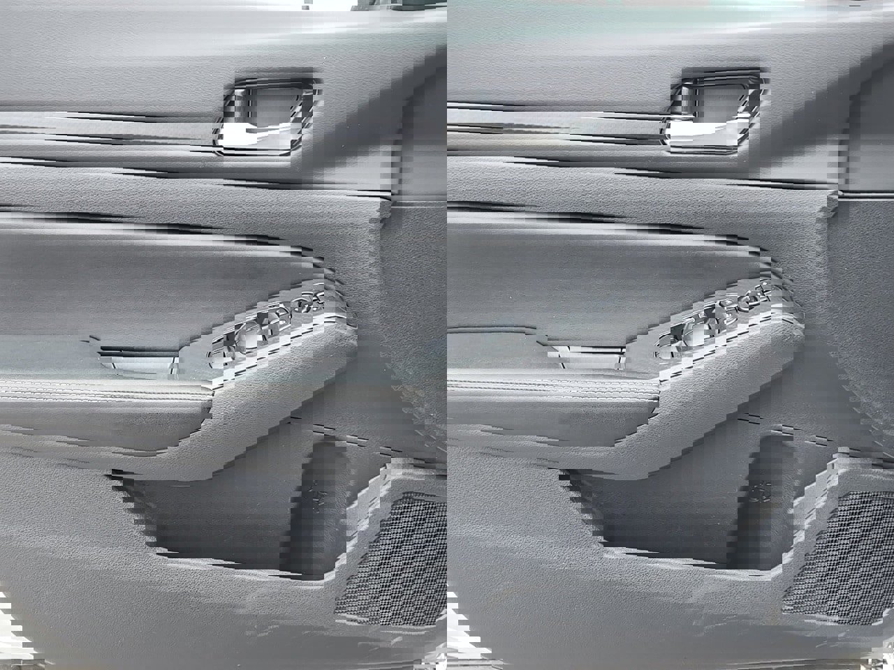 Used 2025 Nissan Altima 2.5 SV image 11