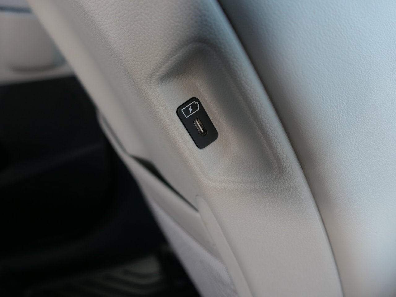 Certified 2025 Kia Sorento EX FWD image 26