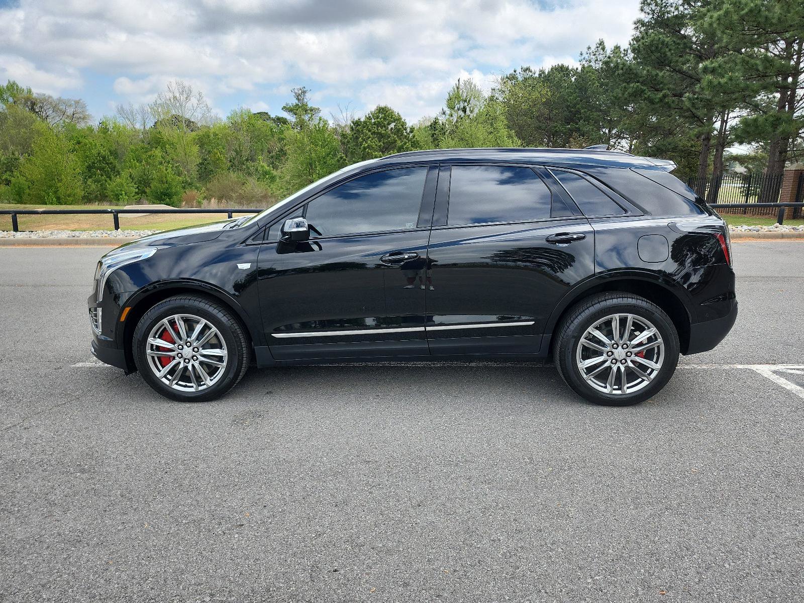 Used 2025 Cadillac XT5 Sportv w/ Technology Package image 2