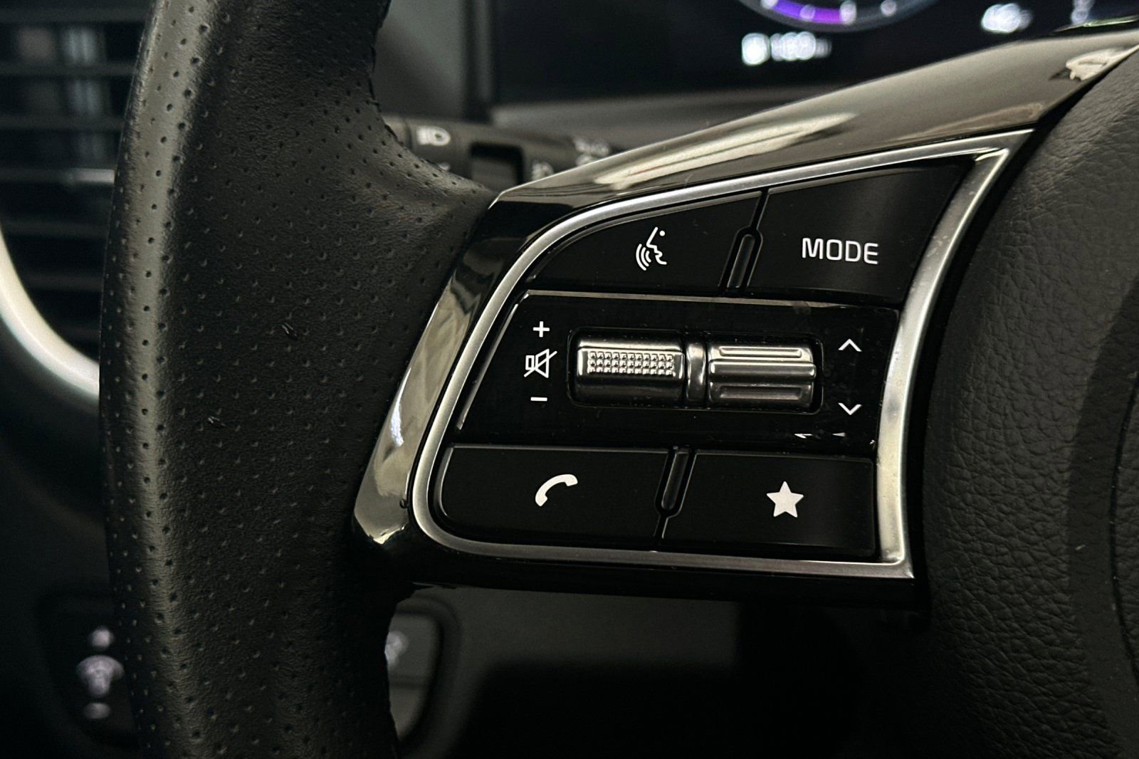 Used 2025 Kia Seltos SX image 27