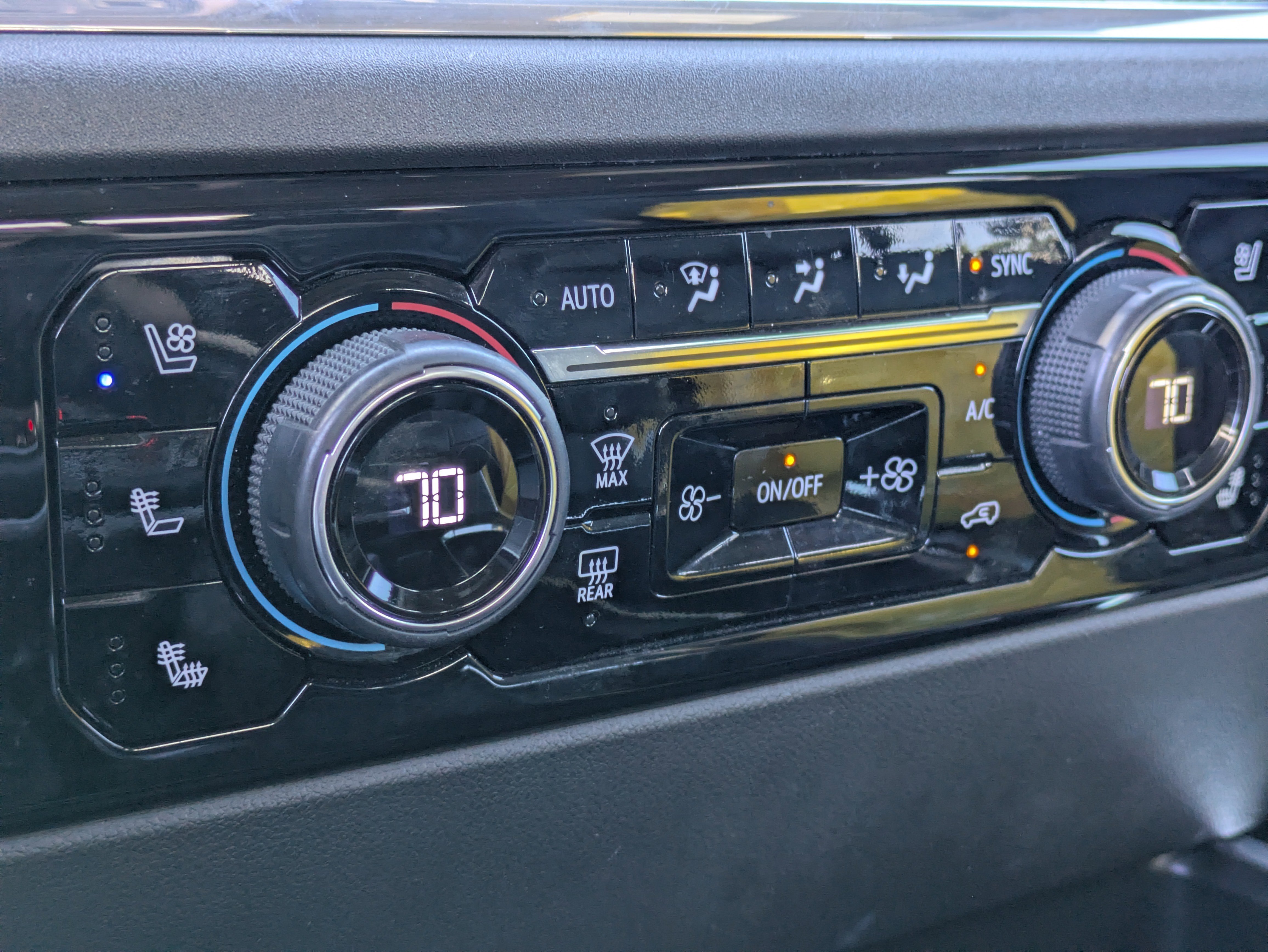 Used 2024 Chevrolet Silverado 1500 LTZ w/ Technology Package image 30