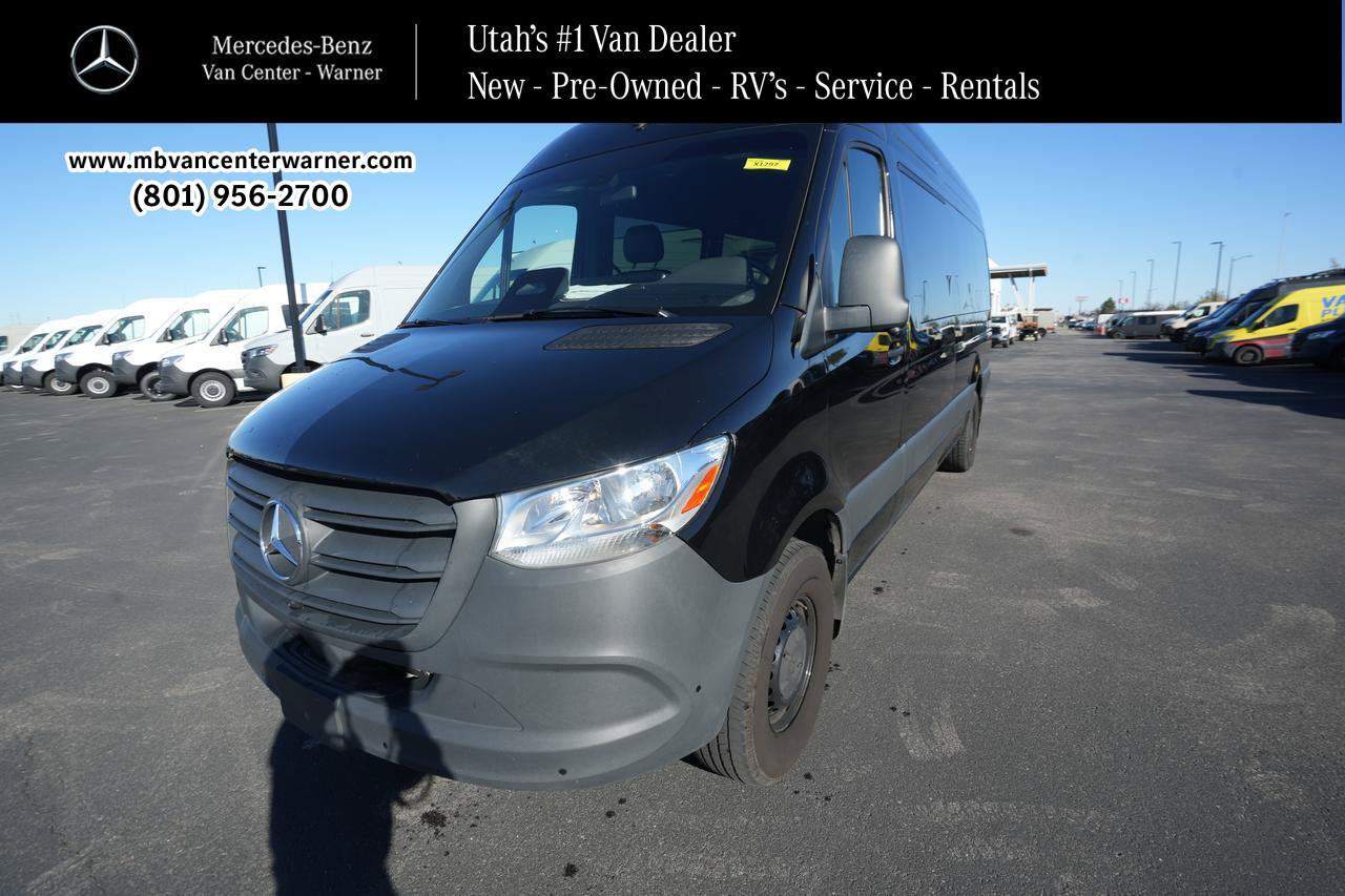 Used 2025 Mercedes-Benz Sprinter 2500 image 1