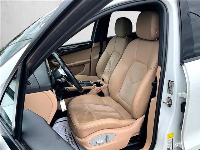 Used 2020 Porsche Macan AWD/4WD image 27
