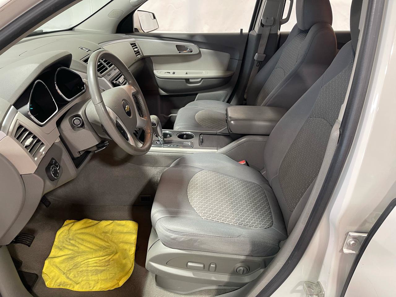 Used 2011 Chevrolet Traverse LT AWD/4WD image 23