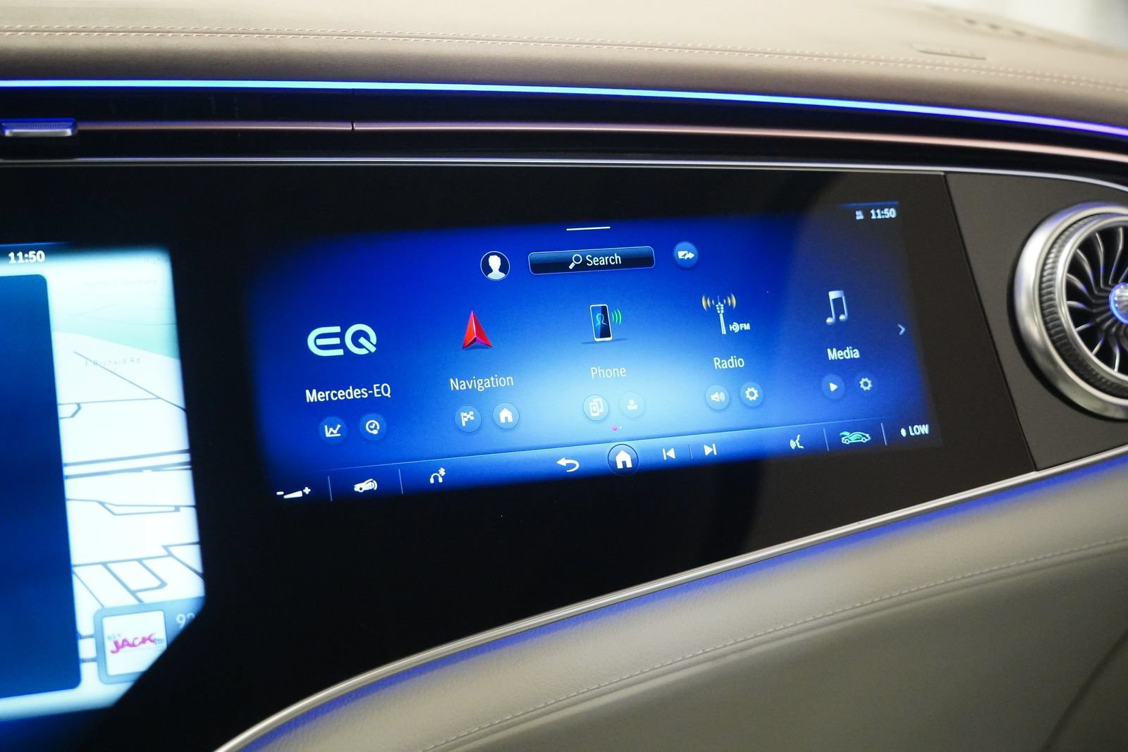 New 2027 Mercedes-Benz EQS 400 4MATIC SUV image 30