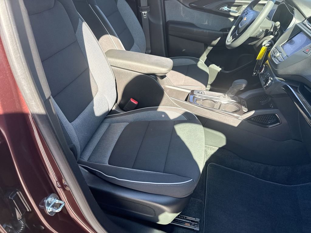 Used 2023 Chevrolet TrailBlazer LS image 27