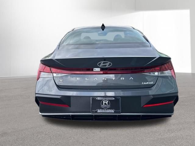 New 2026 Hyundai Elantra Limited FWD image 8