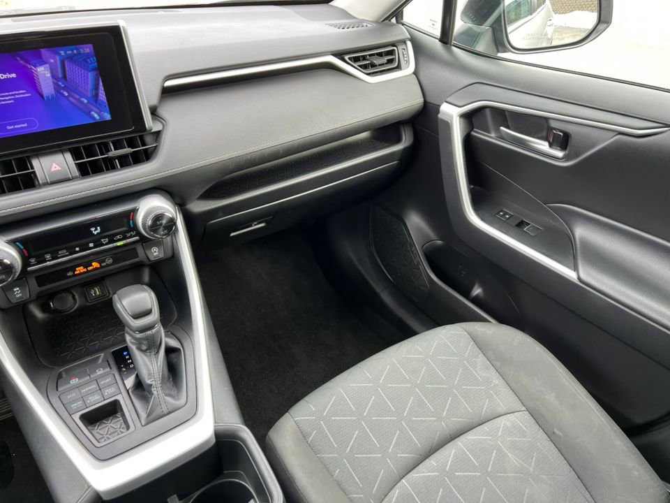 Used 2024 Toyota RAV4 XLE image 29