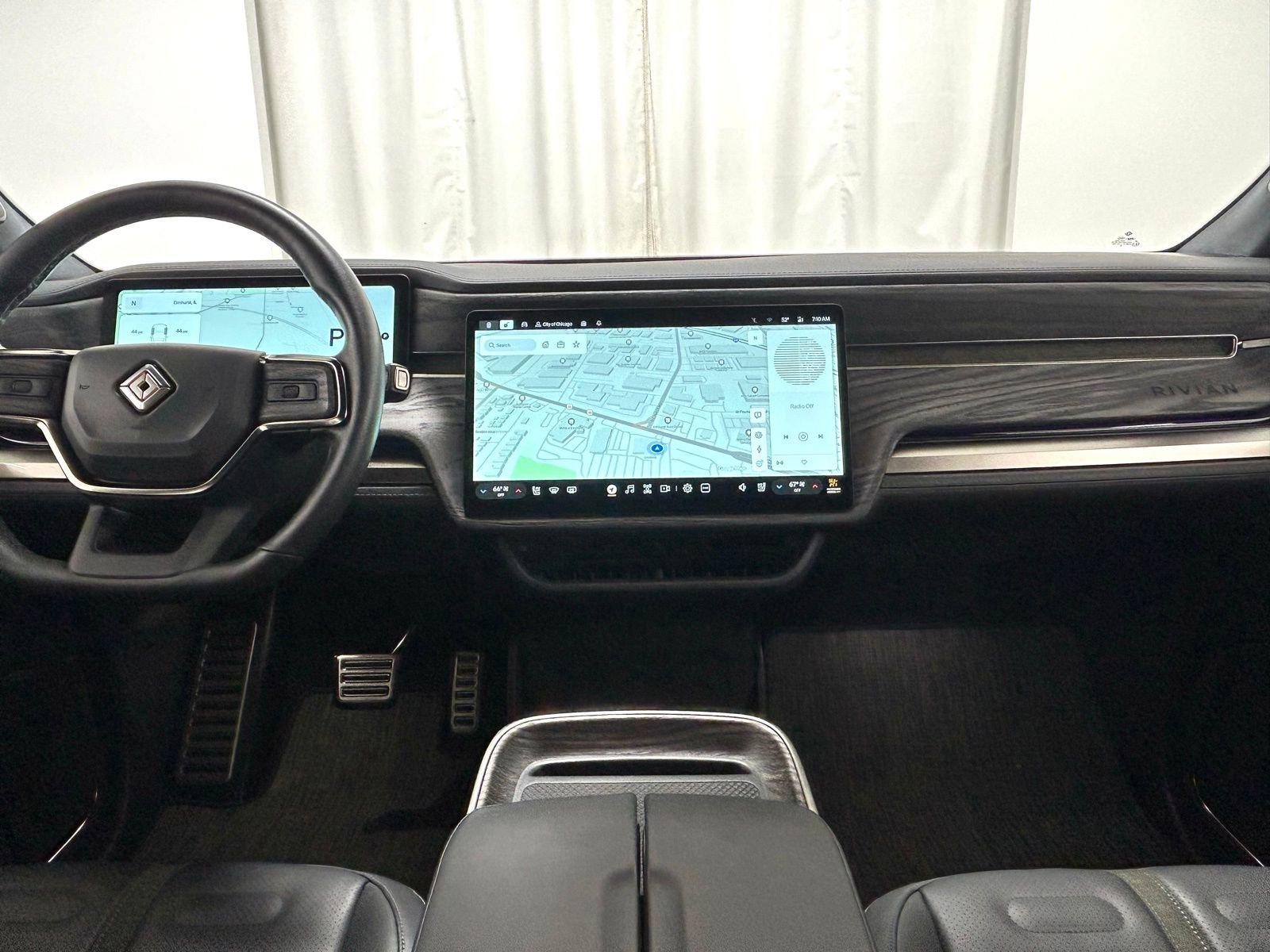 Used 2022 Rivian R1T Adventure image 10