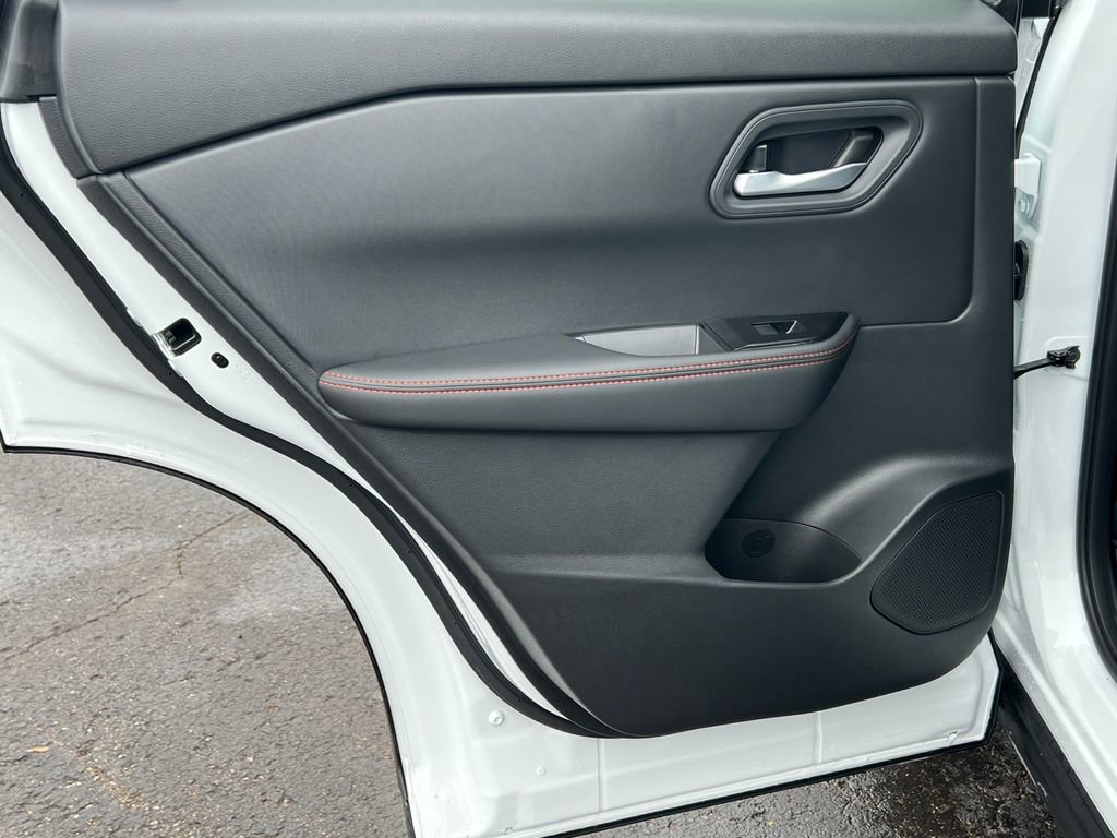 New 2026 Nissan Rogue Rock Creek image 32