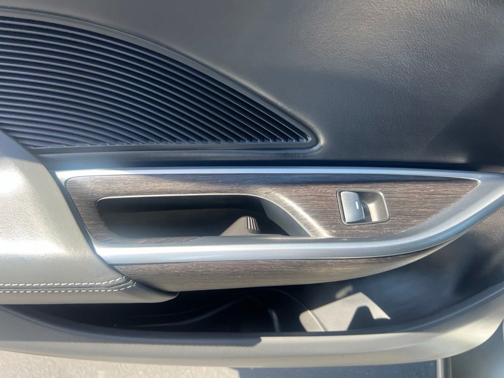 Used 2024 Lucid Air Pure RWD image 21