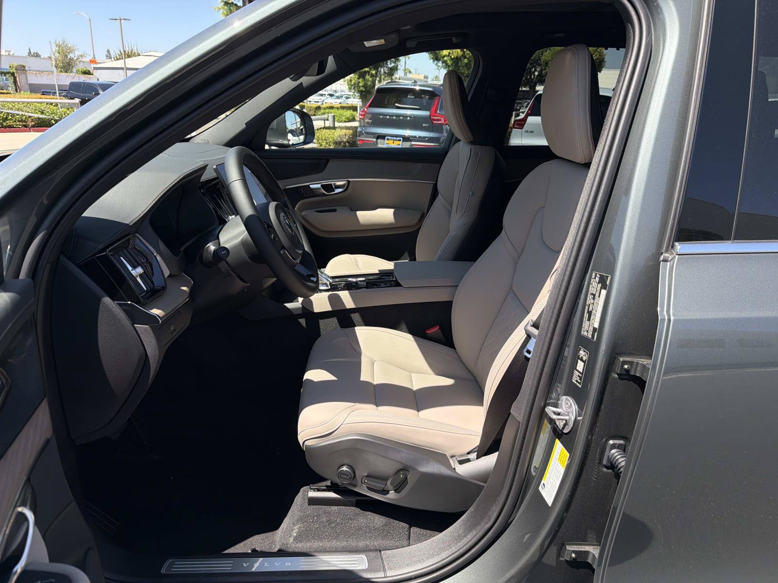 New 2027 Volvo XC90 B6 Bright AWD/4WD image 13