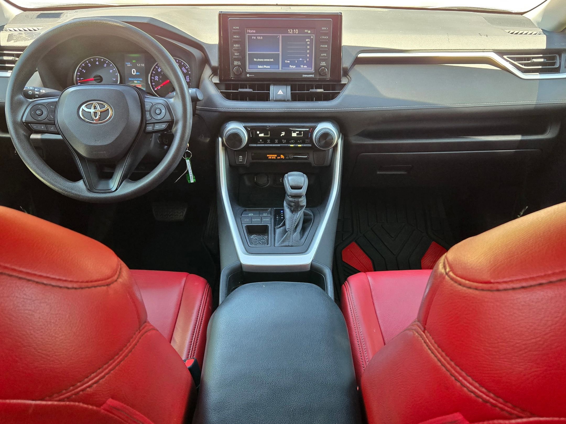 Used 2020 Toyota RAV4 LE FWD image 16