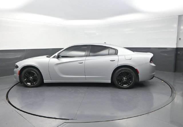 Used 2022 Dodge Charger SXT RWD image 6