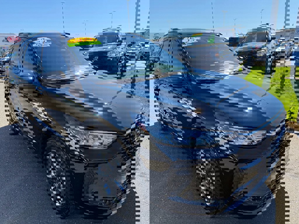 Used 2024 Ford Escape ST-Line w/ Cold Weather Package image 3