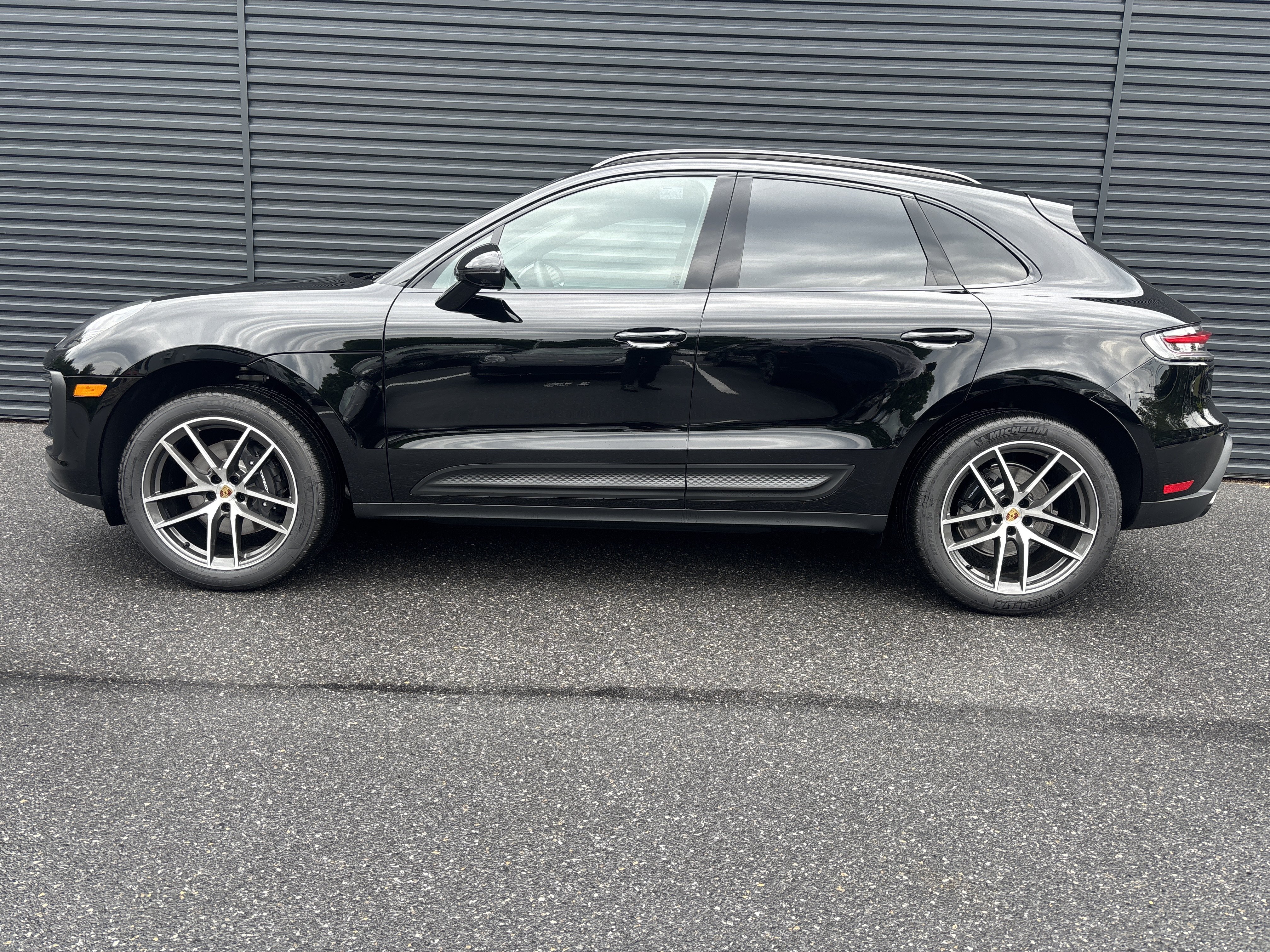 New 2026 Porsche Macan AWD/4WD image 2