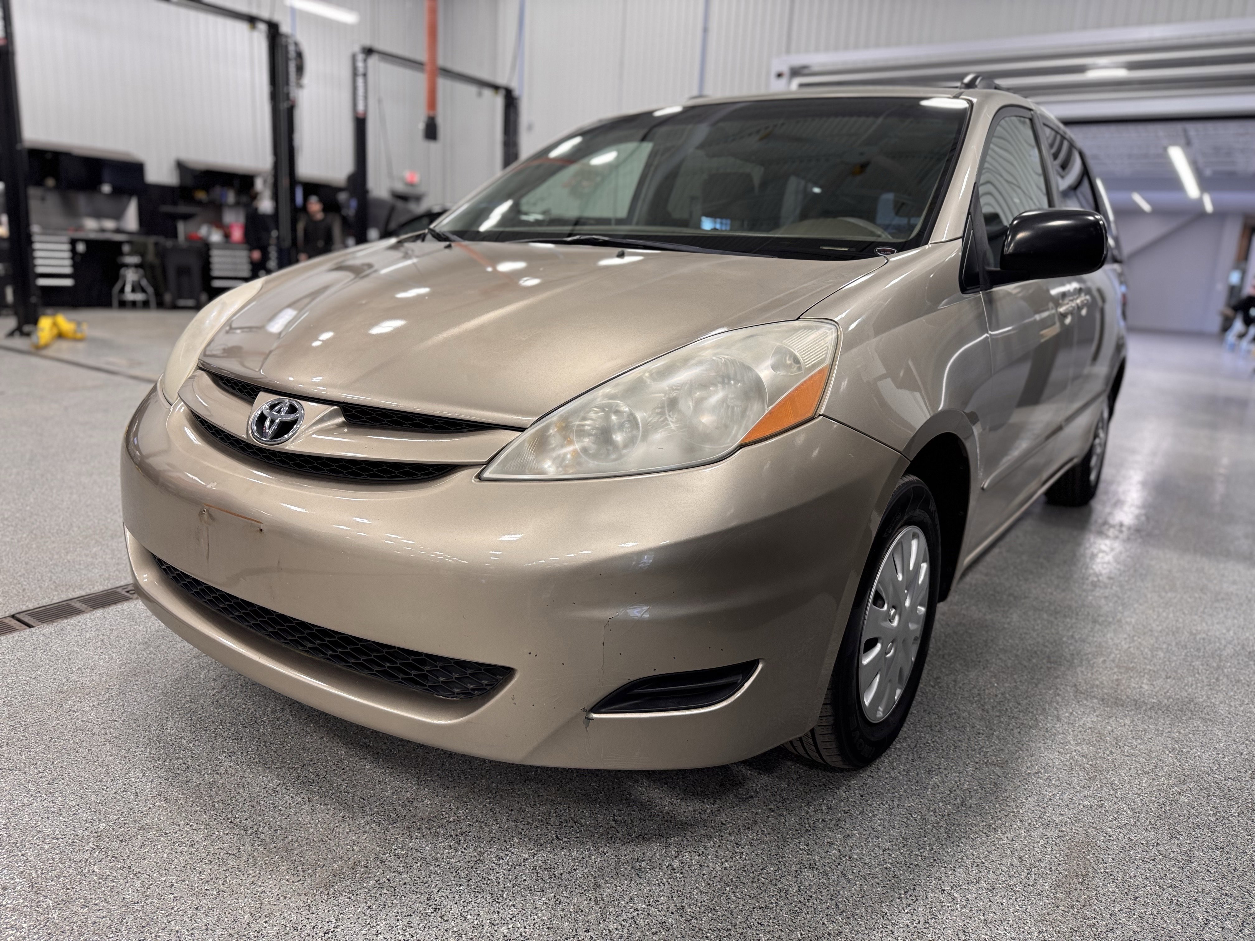 Used 2008 Toyota Sienna LE image 29