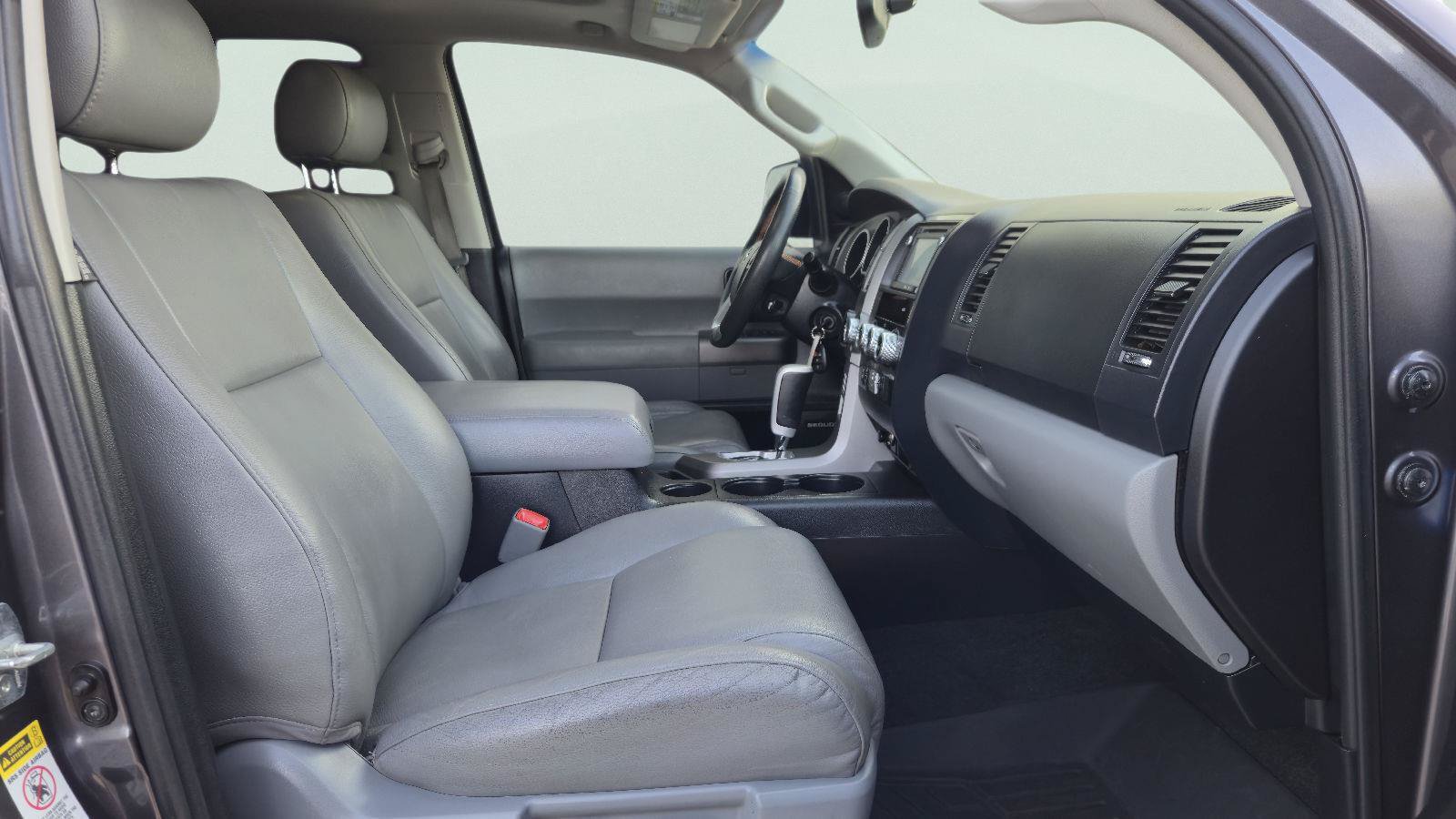 Used 2015 Toyota Sequoia Limited RWD image 21