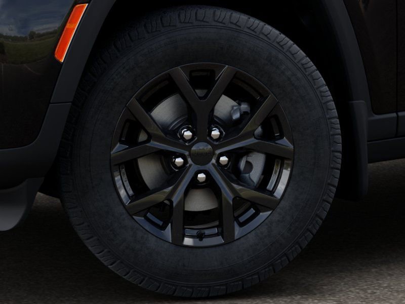 New 2026 Jeep Grand Cherokee Laredo image 8