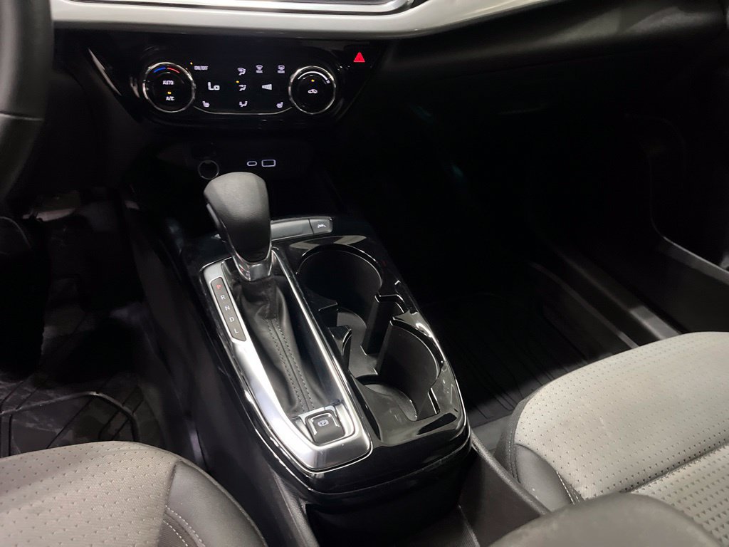 Used 2026 Chevrolet Trax LT w/ Midnight Edition FWD image 15