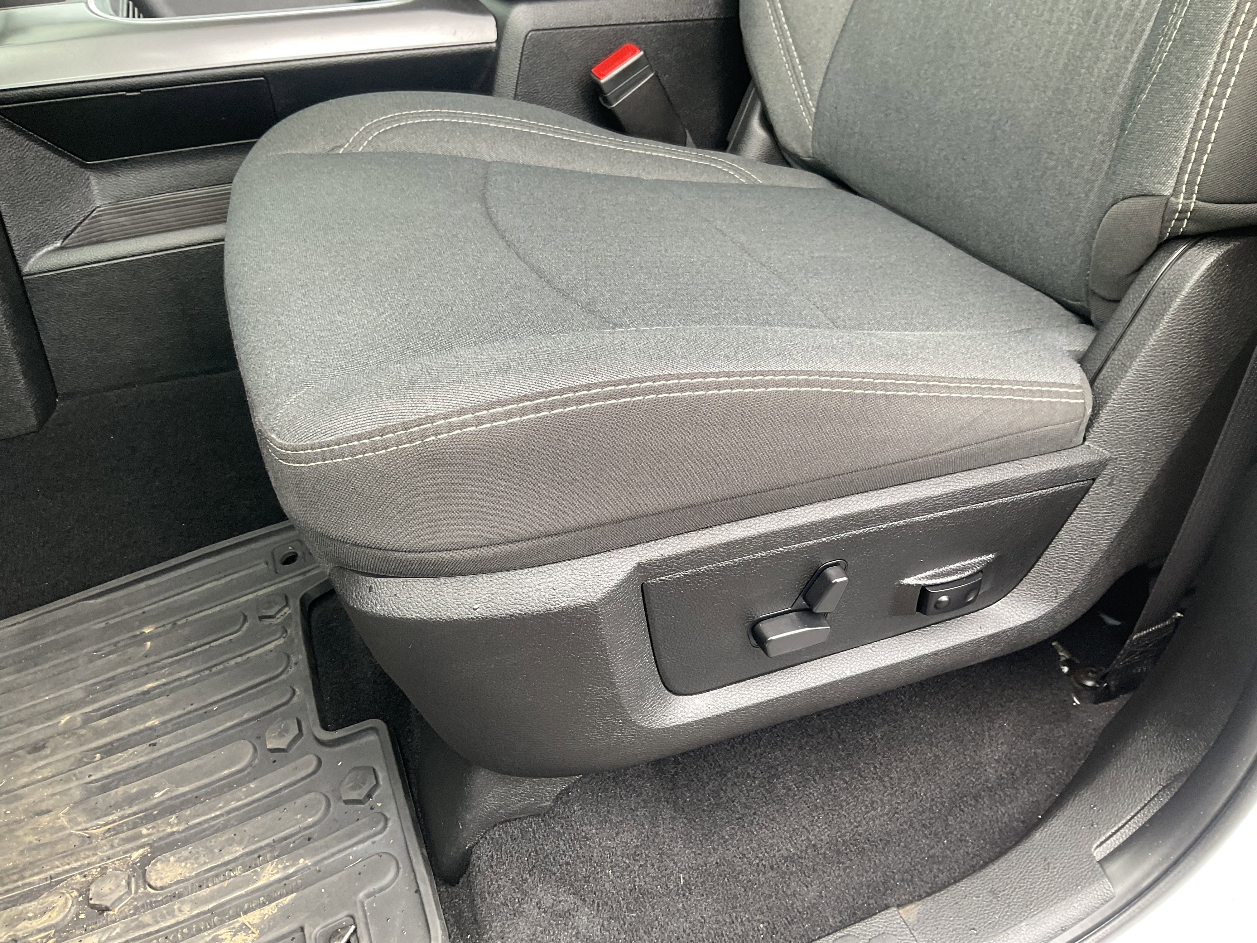 Used 2024 RAM 1500 Classic Warlock image 32