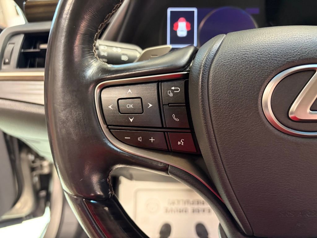 Used 2019 Lexus ES 300h w/ Premium Package image 13