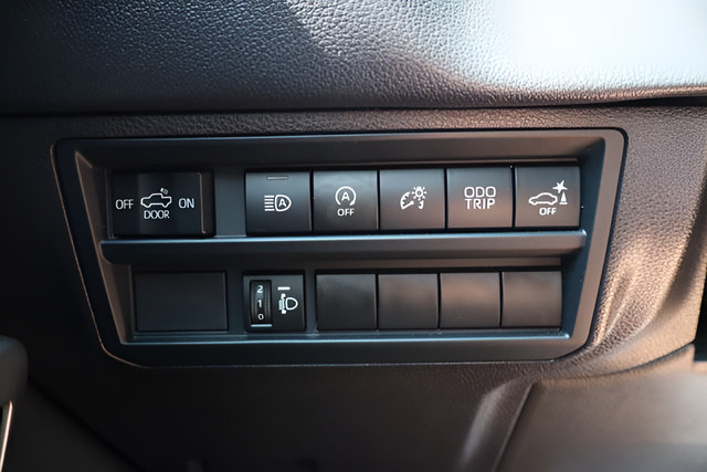 Used 2025 Toyota Tundra Limited w/ TRD Off-Road Package AWD/4WD image 25