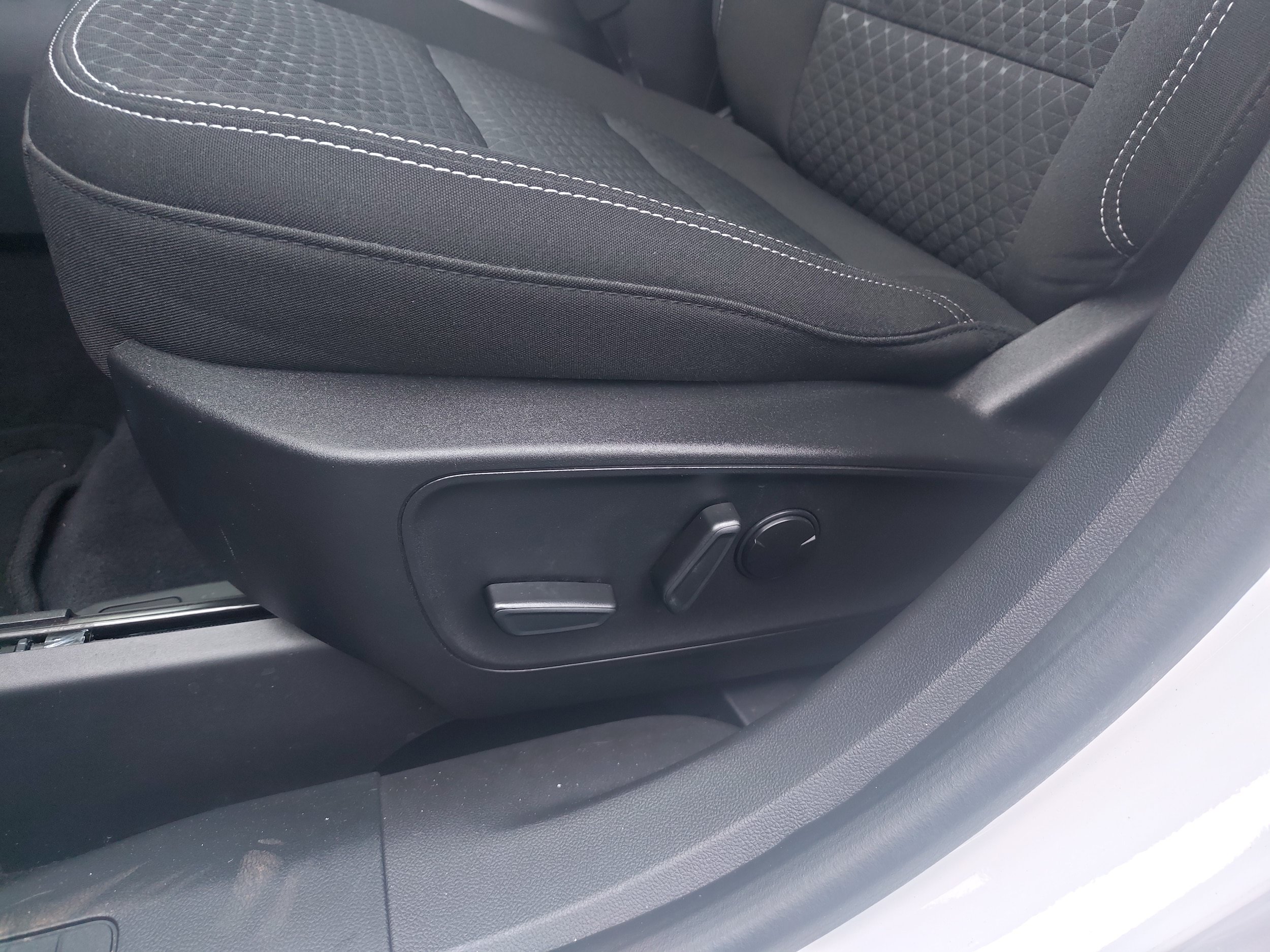 Used 2023 Ford Escape Active FWD image 12