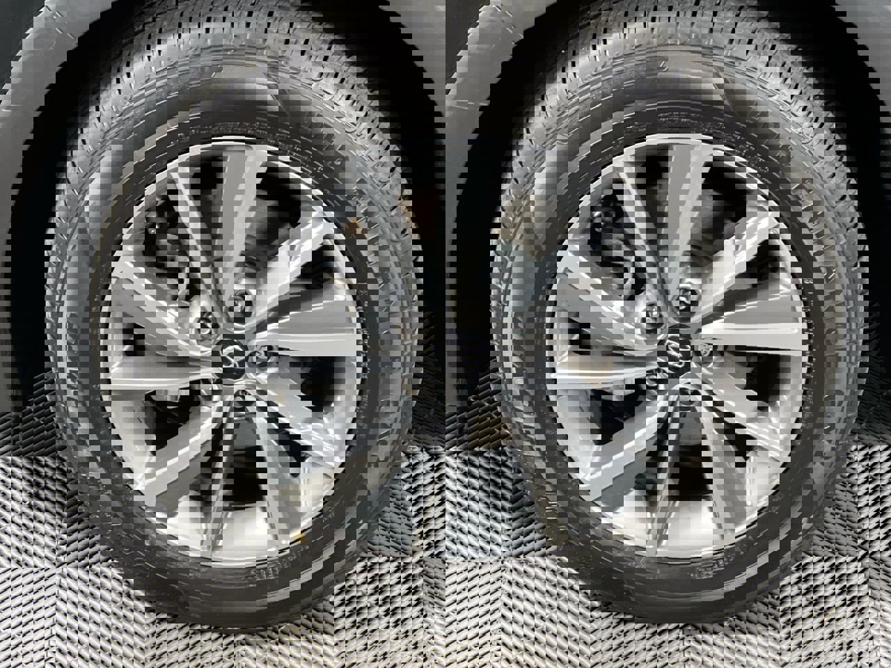 Used 2019 Hyundai Santa Fe FWD image 11