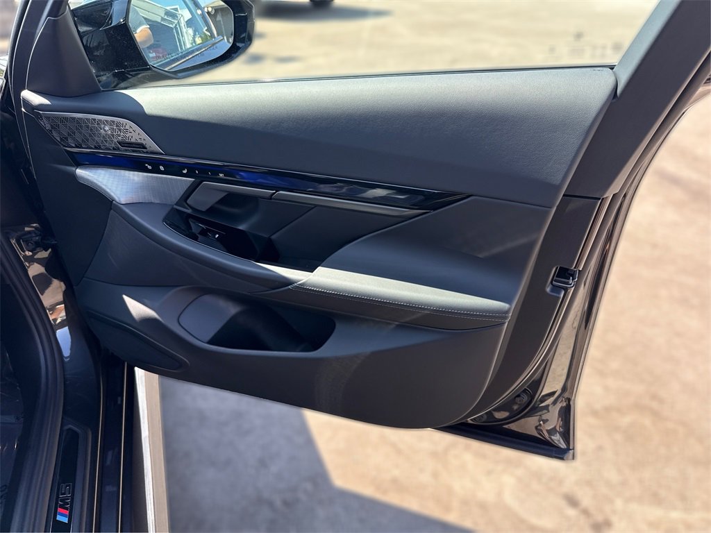 New 2026 BMW M5 w/ Executive Package image 27