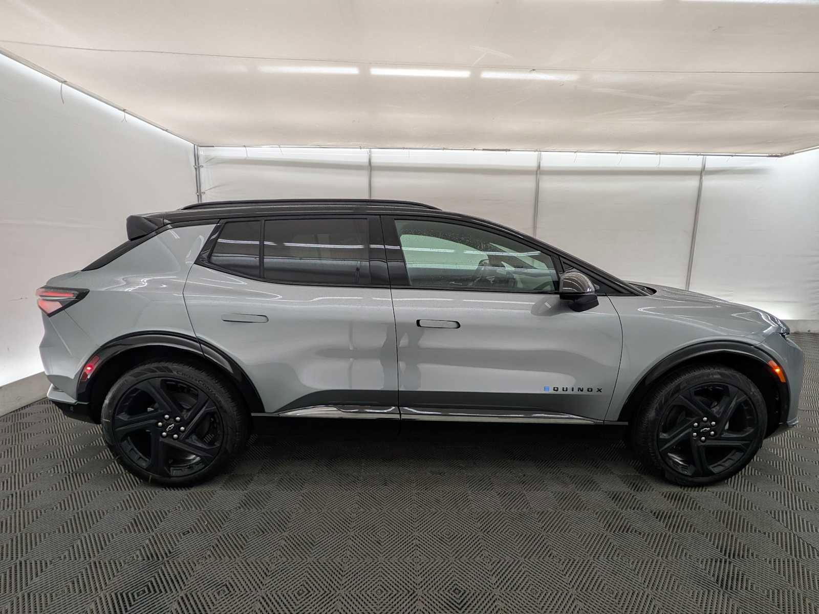 New 2026 Chevrolet Equinox EV RS image 7