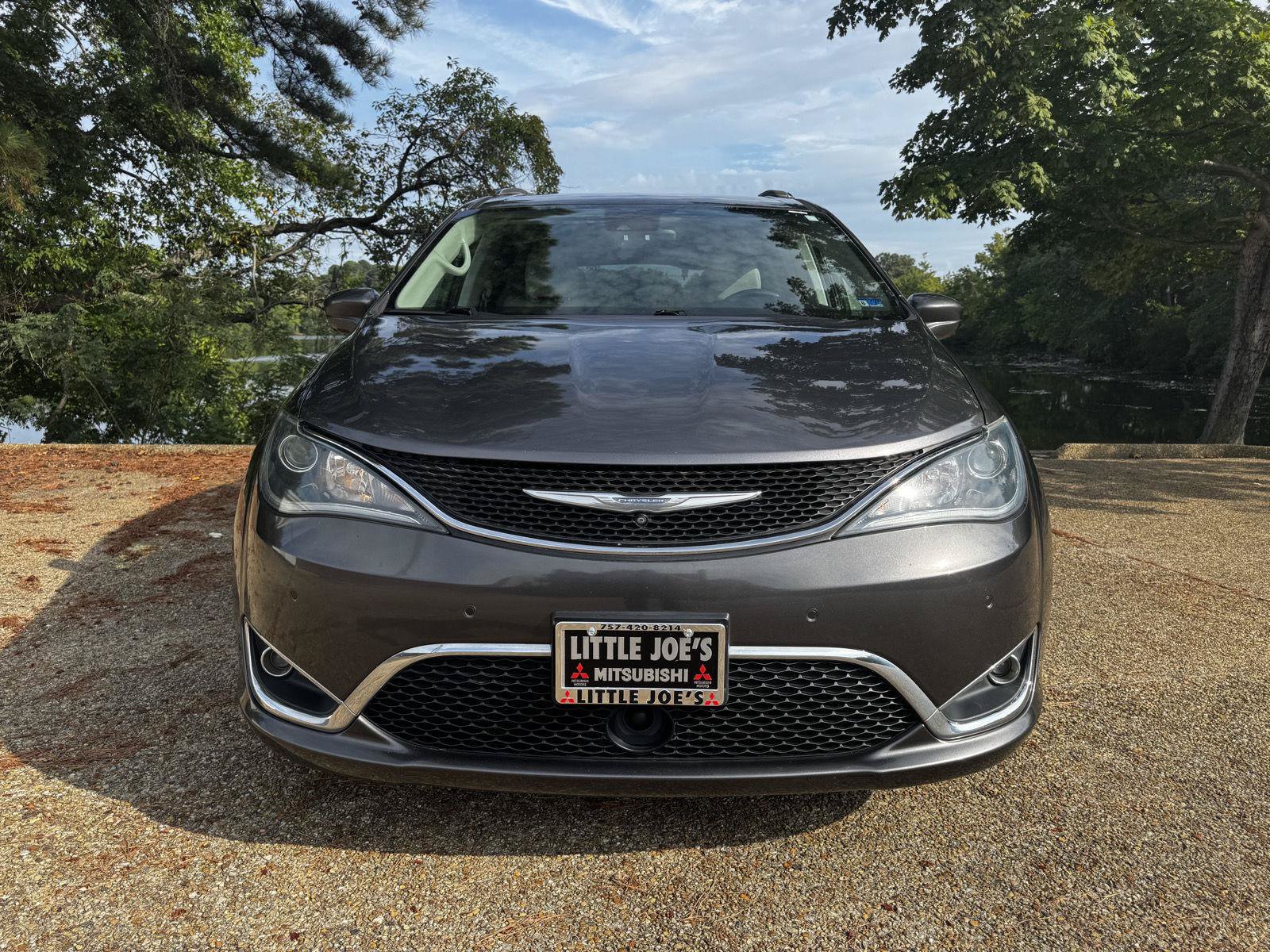 Used 2017 Chrysler Pacifica Touring-L Plus w/ Advanced Safetytec Group FWD image 13
