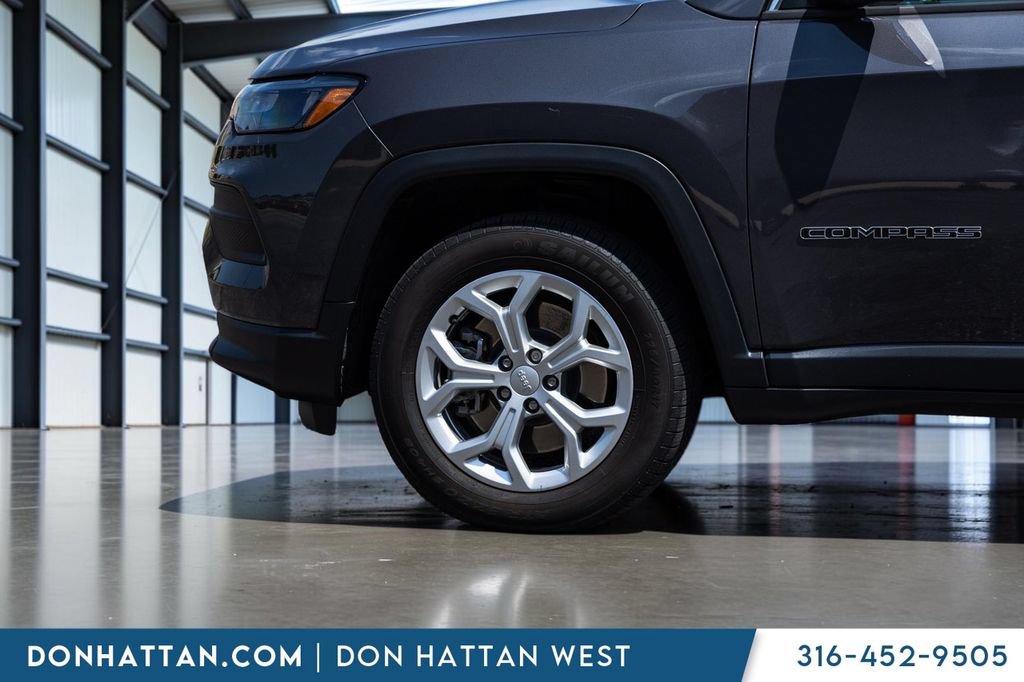 Used 2024 Jeep Compass Sport AWD/4WD image 35