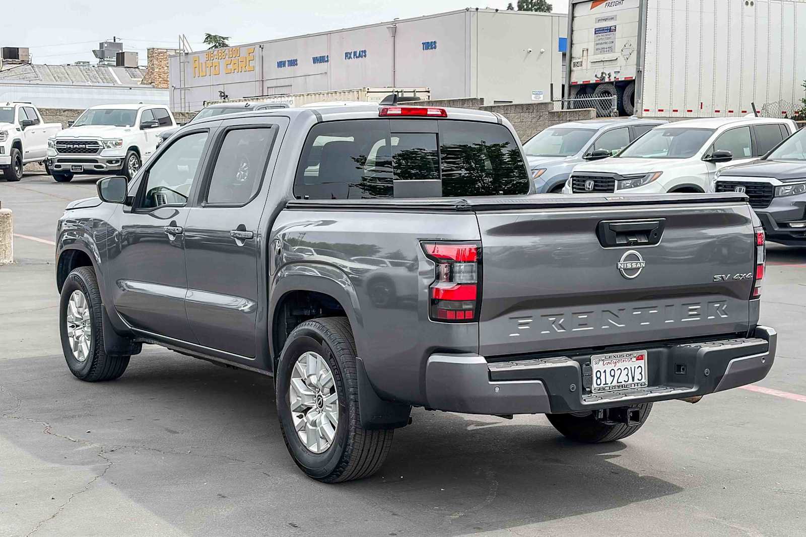 Used 2023 Nissan Frontier SV w/ SV Premium Package image 2