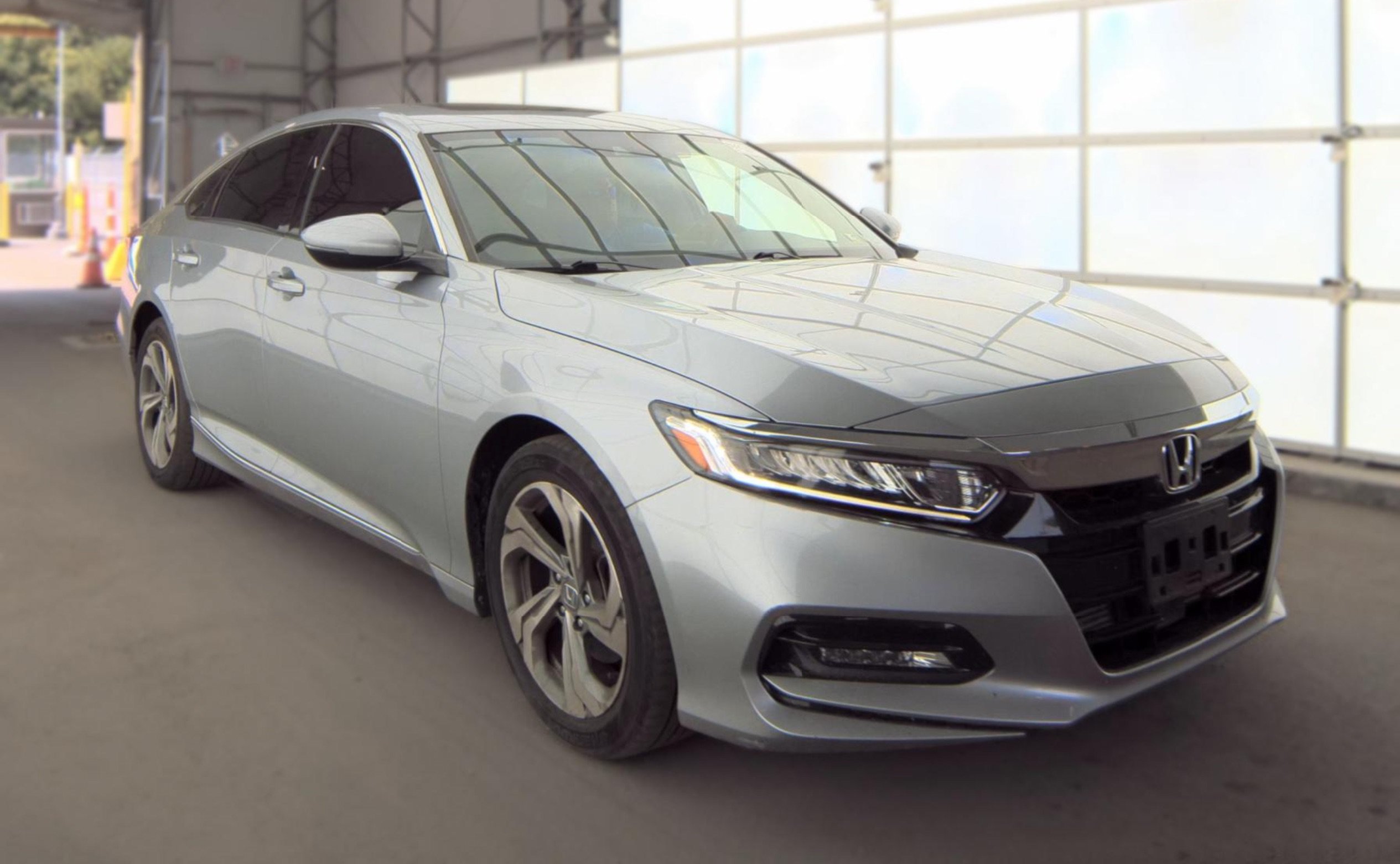Used 2018 Honda Accord EX-L image 3