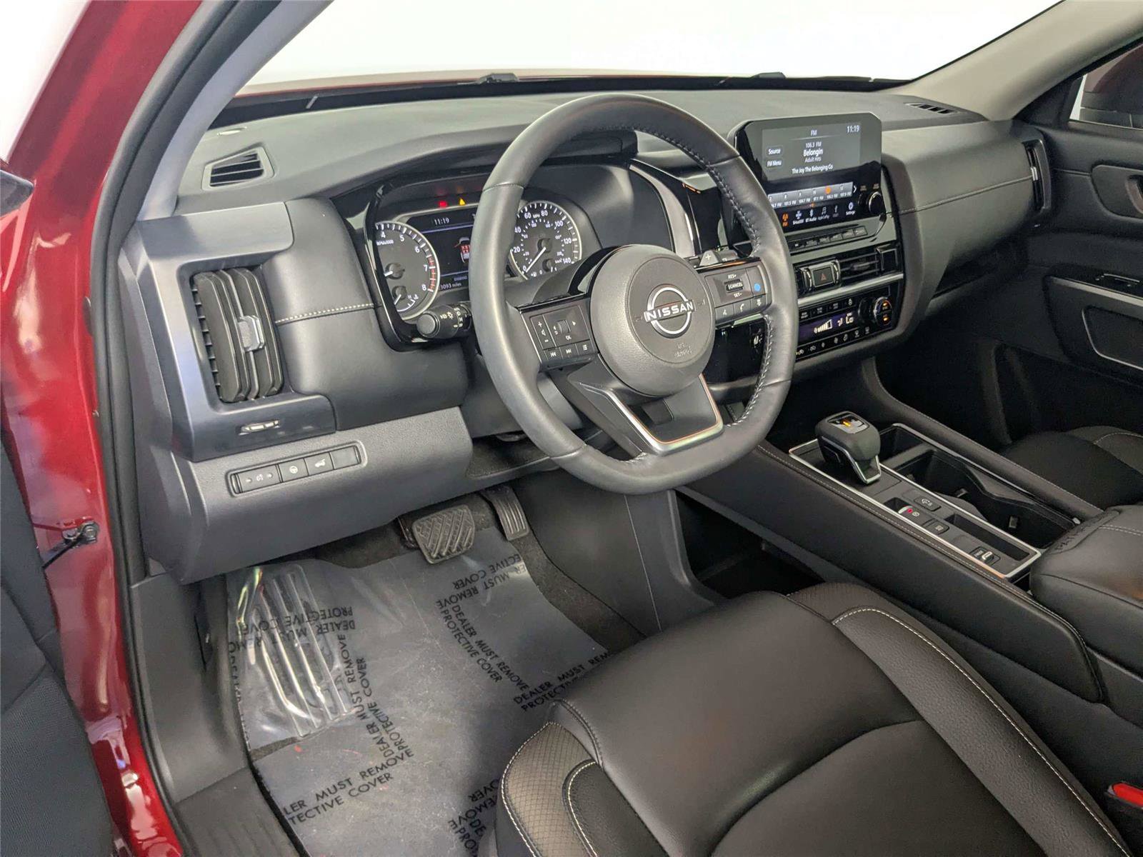 Used 2023 Nissan Pathfinder SL w/ Lighting Package (N92) image 10