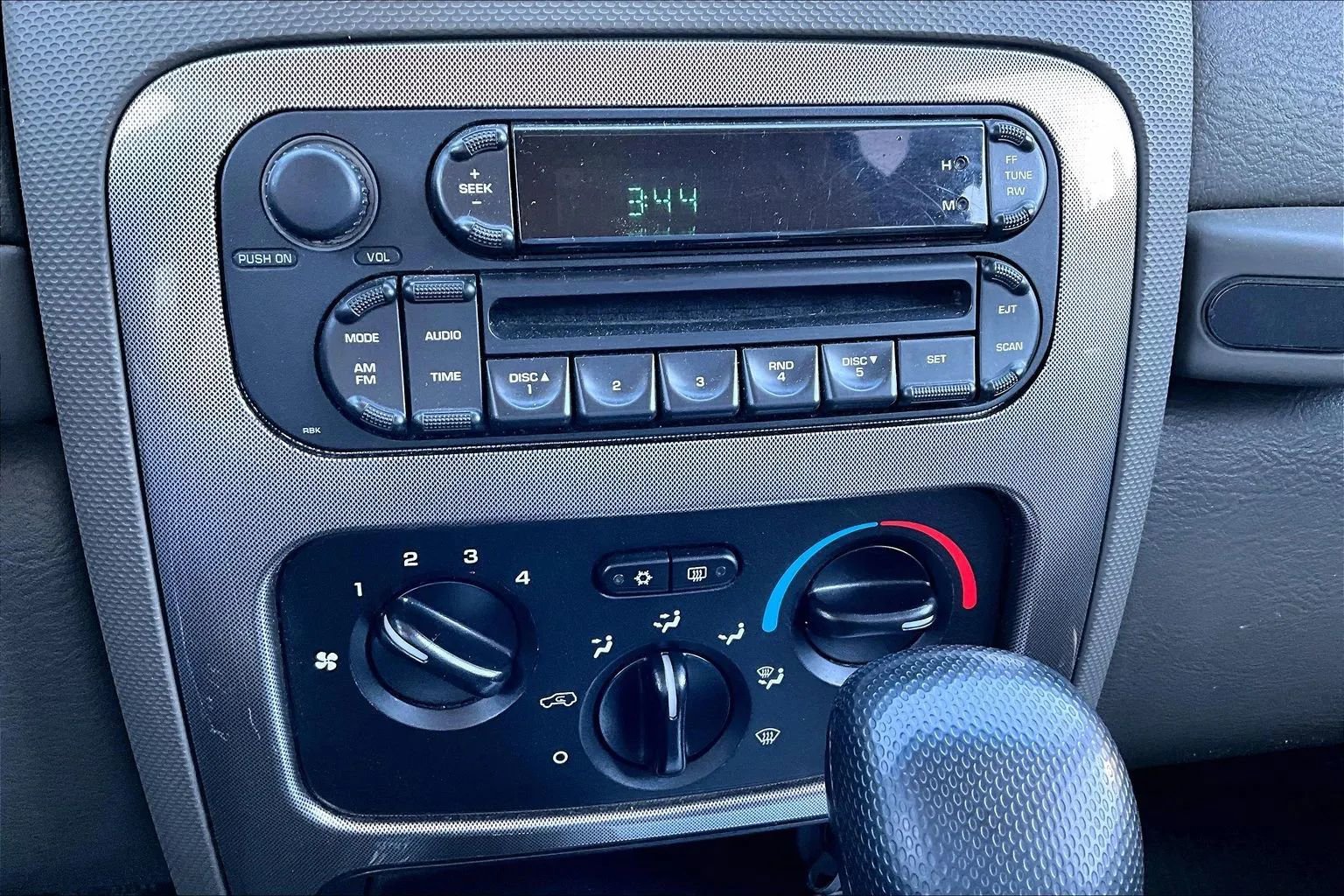 Used 2005 Jeep Liberty Renegade AWD/4WD image 13
